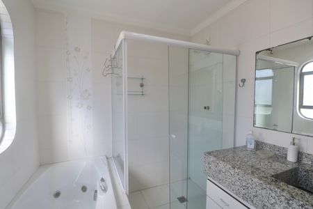 Apartamento para alugar com 196m², 4 quartos e 2 vagasBanheiro Suíte