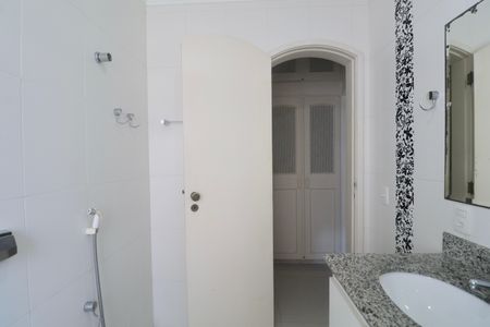 Apartamento para alugar com 196m², 4 quartos e 2 vagasBanheiro Suíte 2