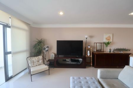 Apartamento para alugar com 196m², 4 quartos e 2 vagasSala