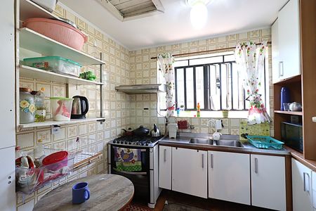 Casa à venda com 640m², 4 quartos e 3 vagasCozinha