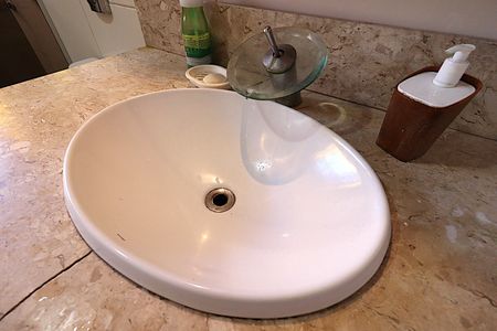 Casa à venda com 640m², 4 quartos e 3 vagasBanheiro social