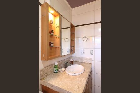 Casa à venda com 640m², 4 quartos e 3 vagasBanheiro social