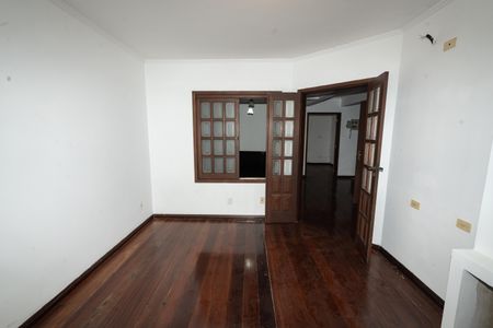 Casa para alugar com 450m², 4 quartos e 6 vagas Casa para alugar com 450m², 4 quartos e 6 vagasSala