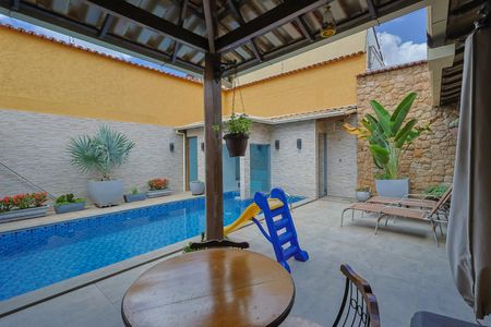 Casa à venda com 337m², 4 quartos e 3 vagas