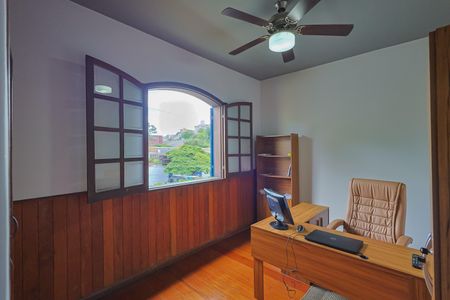 Casa à venda com 337m², 4 quartos e 3 vagas