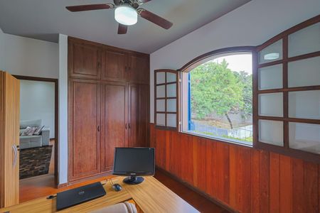 Casa à venda com 337m², 4 quartos e 3 vagas