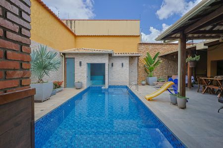 Casa à venda com 337m², 4 quartos e 3 vagas