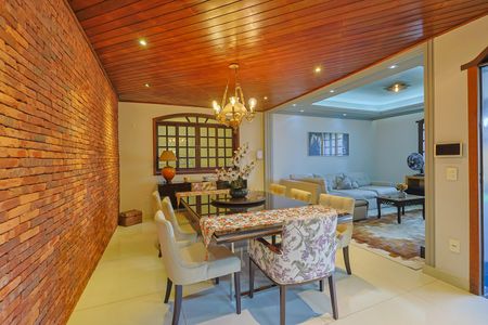 Casa à venda com 337m², 4 quartos e 3 vagas