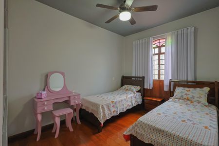 Casa à venda com 337m², 4 quartos e 3 vagas