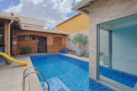 Casa à venda com 337m², 4 quartos e 3 vagas