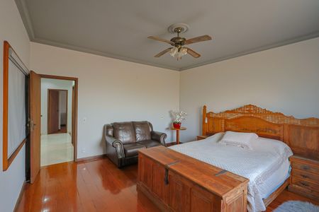 Casa à venda com 337m², 4 quartos e 3 vagas