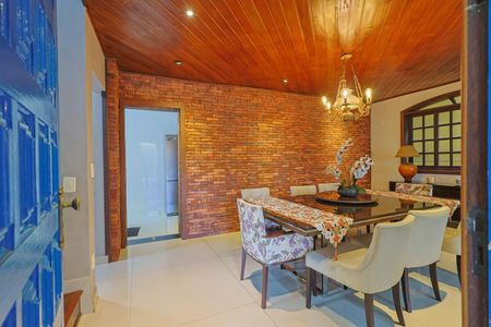 Casa à venda com 337m², 4 quartos e 3 vagas