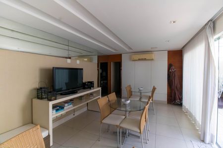 Apartamento à venda com 80m², 2 quartos e 1 vaga Apartamento à venda com 80m², 2 quartos e 1 vagaÁrea comum