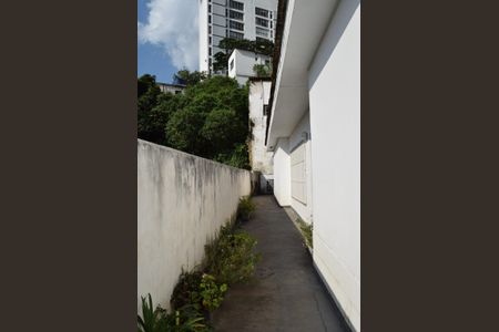 Casa à venda com 286m², 4 quartos e 2 vagasCorredor lateral