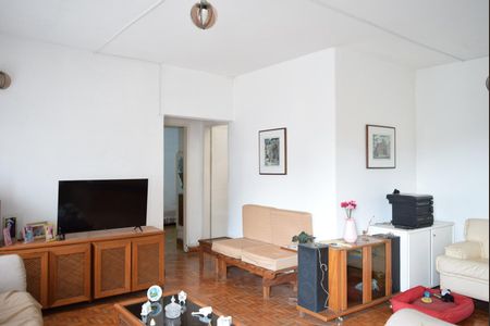 Casa à venda com 286m², 4 quartos e 2 vagasSala de estar