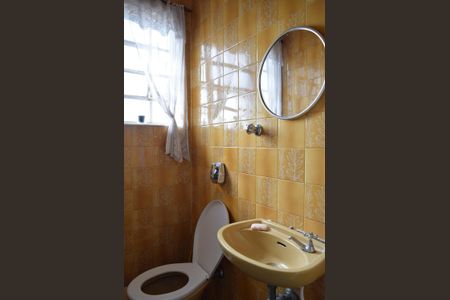 Casa à venda com 286m², 4 quartos e 2 vagasLavabo