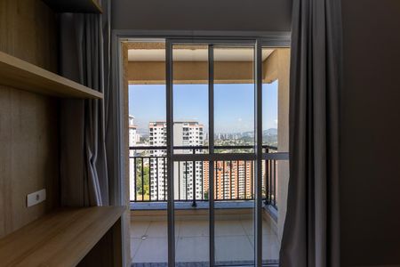 Studio para alugar com 34m², 1 quarto e sem vaga Studio para alugar com 34m², 1 quarto e sem vagaVaranda
