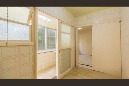 Cozinha de apartamento para alugar com 2 quartos, 60m² em Petrópolis, Porto Alegre