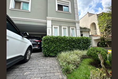 Casa de condomínio à venda com 450m², 4 quartos e 4 vagas Casa de condomínio à venda com 450m², 4 quartos e 4 vagasEntrada Externa