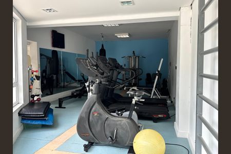 Casa de condomínio à venda com 450m², 4 quartos e 4 vagas Casa de condomínio à venda com 450m², 4 quartos e 4 vagasÁrea comum - Academia