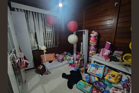 Casa à venda com 4 quartos, 400m² em Ponta Dareia, Niterói