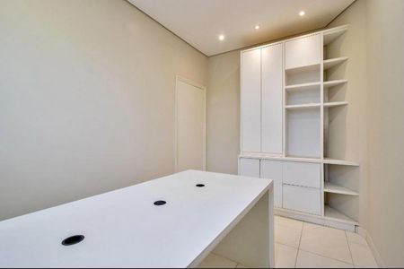 Casa à venda com 5 quartos, 339m² em Vila Nova Conceição, São Paulo