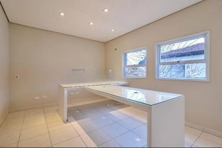 Casa à venda com 5 quartos, 339m² em Vila Nova Conceição, São Paulo