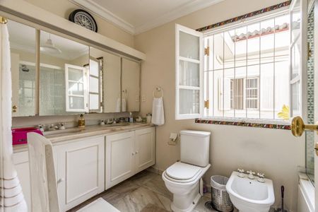Casa à venda com 300m², 4 quartos e 3 vagas