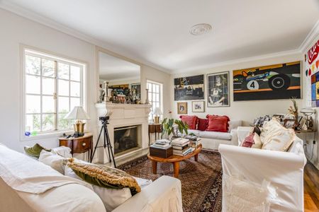 Casa à venda com 4 quartos, 300m² em Jardim Paulistano, São Paulo