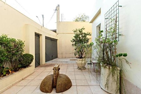 Casa à venda com 300m², 4 quartos e 3 vagas