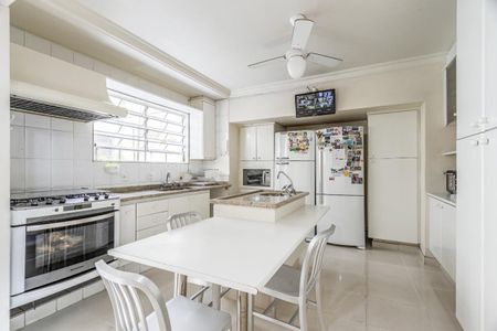 Casa à venda com 300m², 4 quartos e 3 vagas