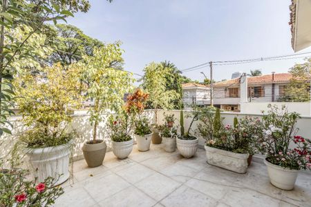 Casa à venda com 300m², 4 quartos e 3 vagas