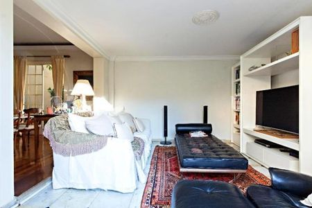 Casa à venda com 4 quartos, 300m² em Jardim Paulistano, São Paulo