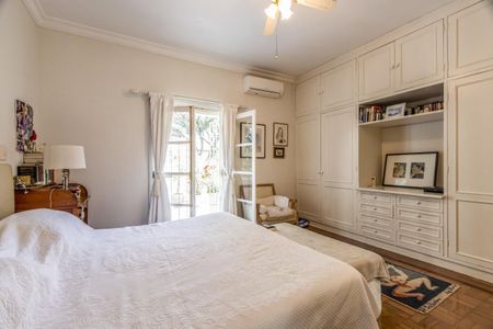 Casa à venda com 300m², 4 quartos e 3 vagas