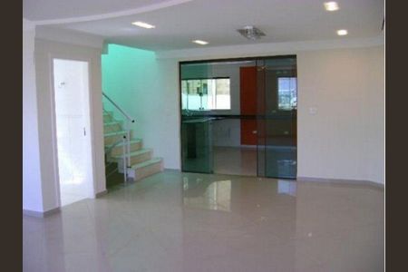 Casa à venda com 3 quartos, 280m² em Cidade Mãe do Céu, São Paulo