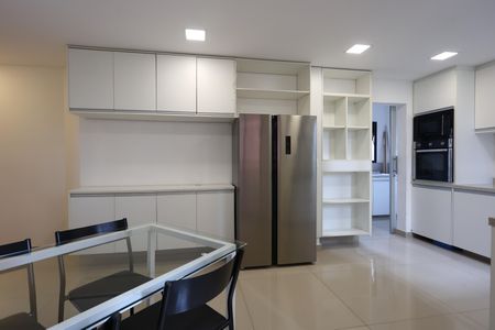 Apartamento para alugar com 200m², 3 quartos e 3 vagas Apartamento para alugar com 200m², 3 quartos e 3 vagascozinha