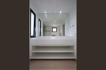 Apartamento para alugar com 200m², 3 quartos e 3 vagas Apartamento para alugar com 200m², 3 quartos e 3 vagasBanheiro da Suíte 2