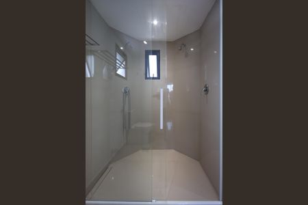 Apartamento para alugar com 200m², 3 quartos e 3 vagas Apartamento para alugar com 200m², 3 quartos e 3 vagasBanheiro da Suíte 2