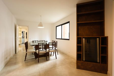 Apartamento para alugar com 200m², 3 quartos e 3 vagas Apartamento para alugar com 200m², 3 quartos e 3 vagasSala