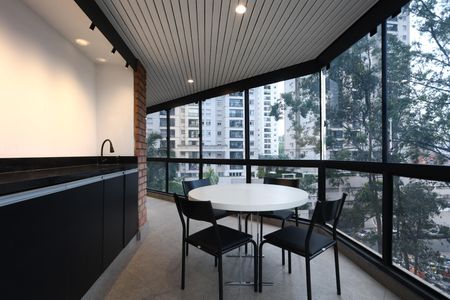 Apartamento para alugar com 200m², 3 quartos e 3 vagas Apartamento para alugar com 200m², 3 quartos e 3 vagasvaranda