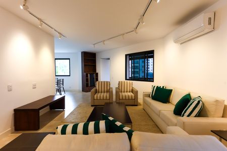 Apartamento para alugar com 200m², 3 quartos e 3 vagas Apartamento para alugar com 200m², 3 quartos e 3 vagasSala