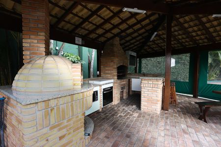 Apartamento para alugar com 200m², 3 quartos e 3 vagas Apartamento para alugar com 200m², 3 quartos e 3 vagasÁrea comum - Churrasqueira