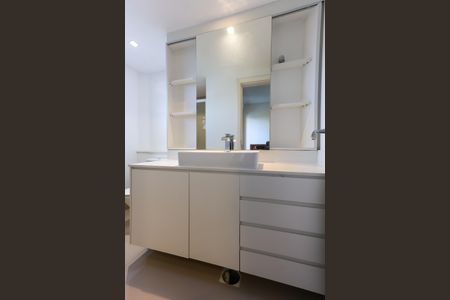 Apartamento para alugar com 200m², 3 quartos e 3 vagas Apartamento para alugar com 200m², 3 quartos e 3 vagasBanheiro da Suíte