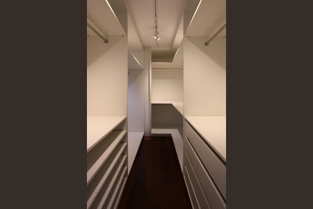 Apartamento para alugar com 200m², 3 quartos e 3 vagasCloset da suíte 2