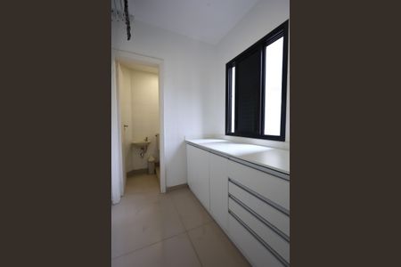 Apartamento para alugar com 200m², 3 quartos e 3 vagas Apartamento para alugar com 200m², 3 quartos e 3 vagasÁrea de Serviço
