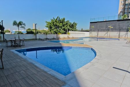 Apartamento à venda com 100m², 3 quartos e 2 vagasÁrea comum - Piscina