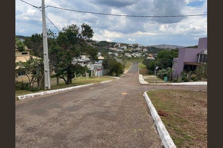 Casa de condomínio à venda com 344m², 5 quartos e 6 vagas Casa de condomínio à venda com 344m², 5 quartos e 6 vagasFoto 02