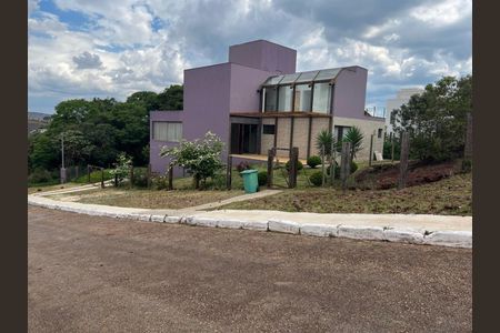 Casa de condomínio à venda com 344m², 5 quartos e 6 vagas Casa de condomínio à venda com 344m², 5 quartos e 6 vagasFoto 01
