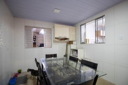 Casa à venda com 250m², 4 quartos e 2 vagasCozinha 