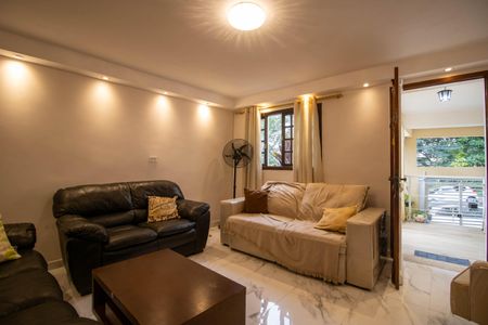 Sala 1 de casa à venda com 4 quartos, 250m² em Jardim Monte Kemel, São Paulo